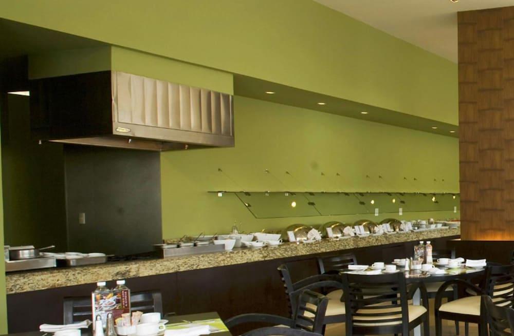 Fiesta Inn Tepic Exterior photo