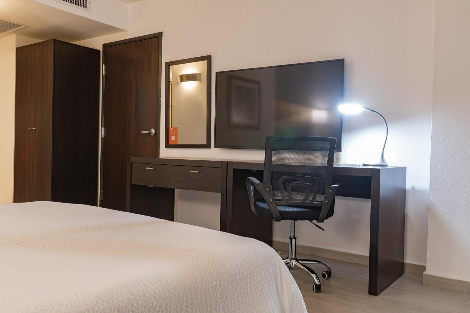 Fiesta Inn Tepic Exterior photo